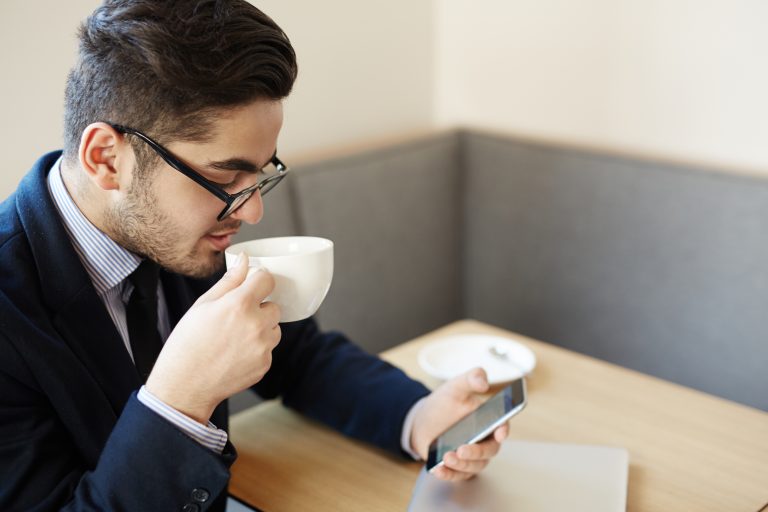 Mingle2 Scams: How to Avoid Romance Scammers on This Dating App