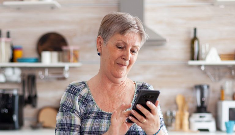Online Dating Over 50: How to Avoid Scammers and Fake Profiles When Online Dating