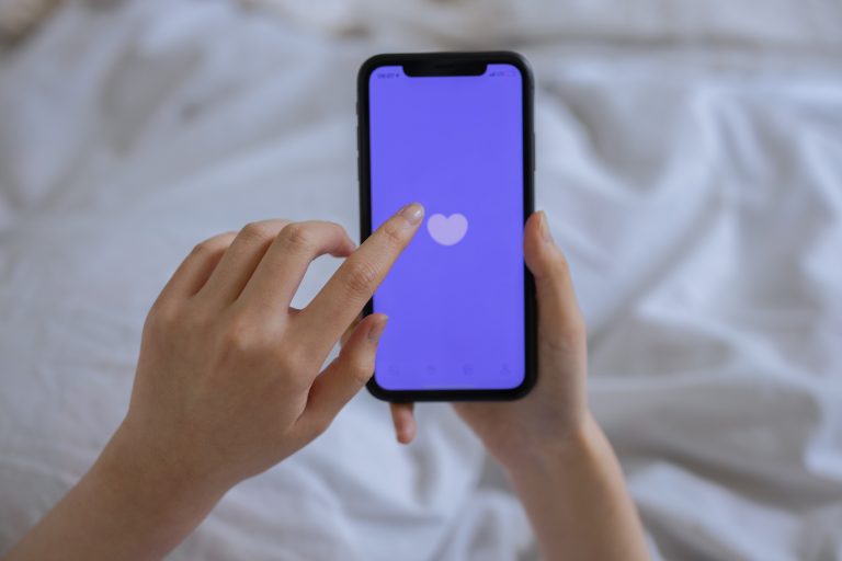 Is Online Dating Safe?: How to Safely Date Online