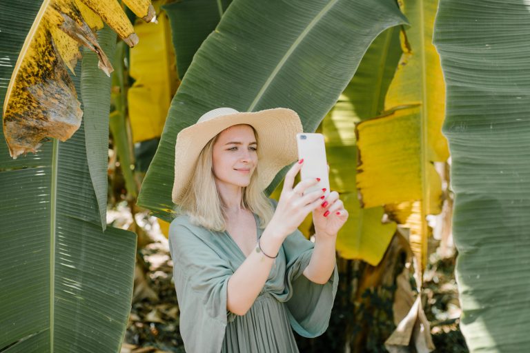 Hot Online Dating Tips for the Summer: 5 Ways to Avoid Those Romance Scammers