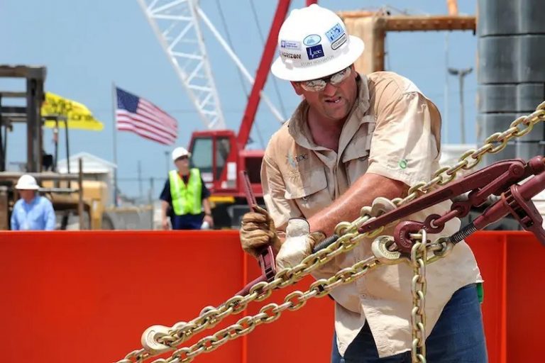 Beware The Oil Rig Scammer