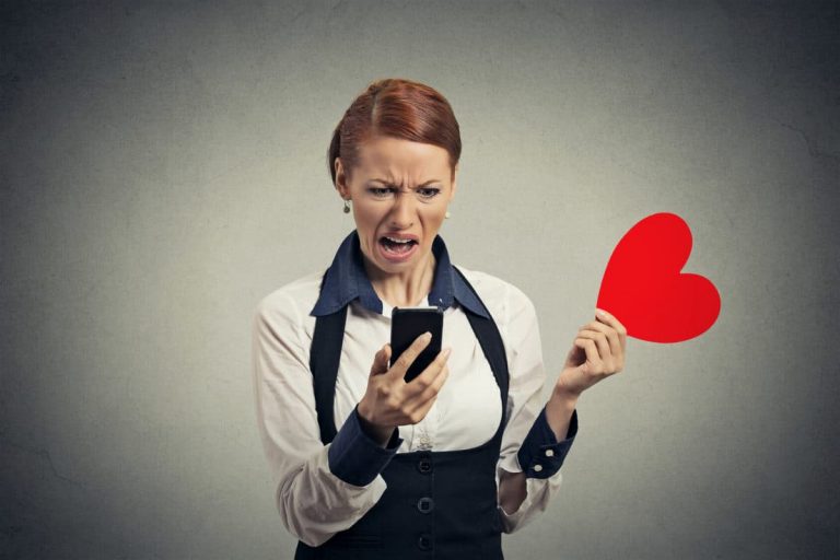 The Red Flags of Catfishing: How to Spot a Fake Online Profile