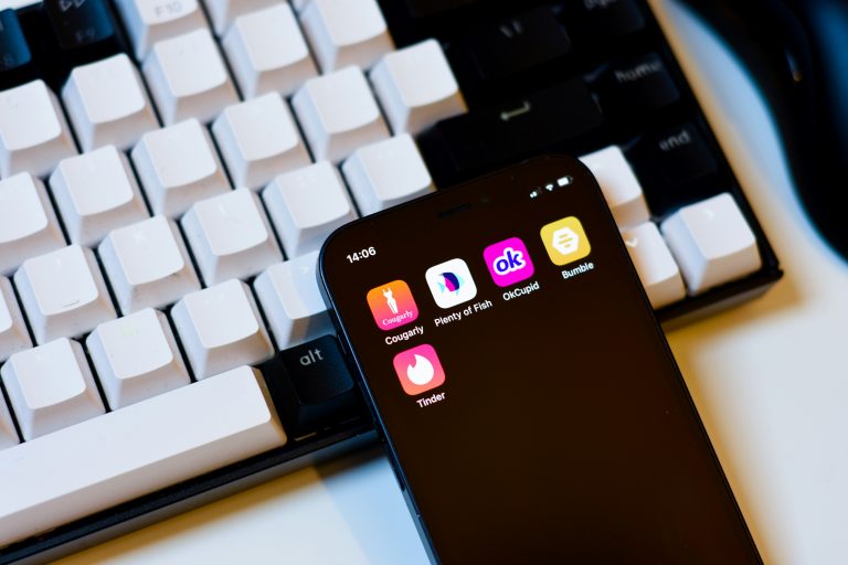 Dating Apps That’ll Help You Avoid Catfishers