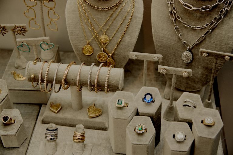 What You Need to Know About The Glitavo Jewelry Scam