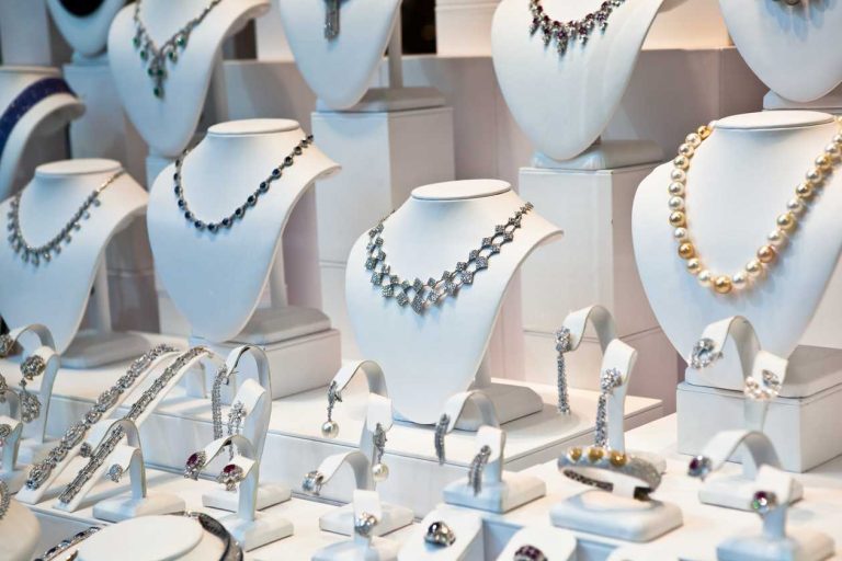 What is The Deraldi Jewelry Scam