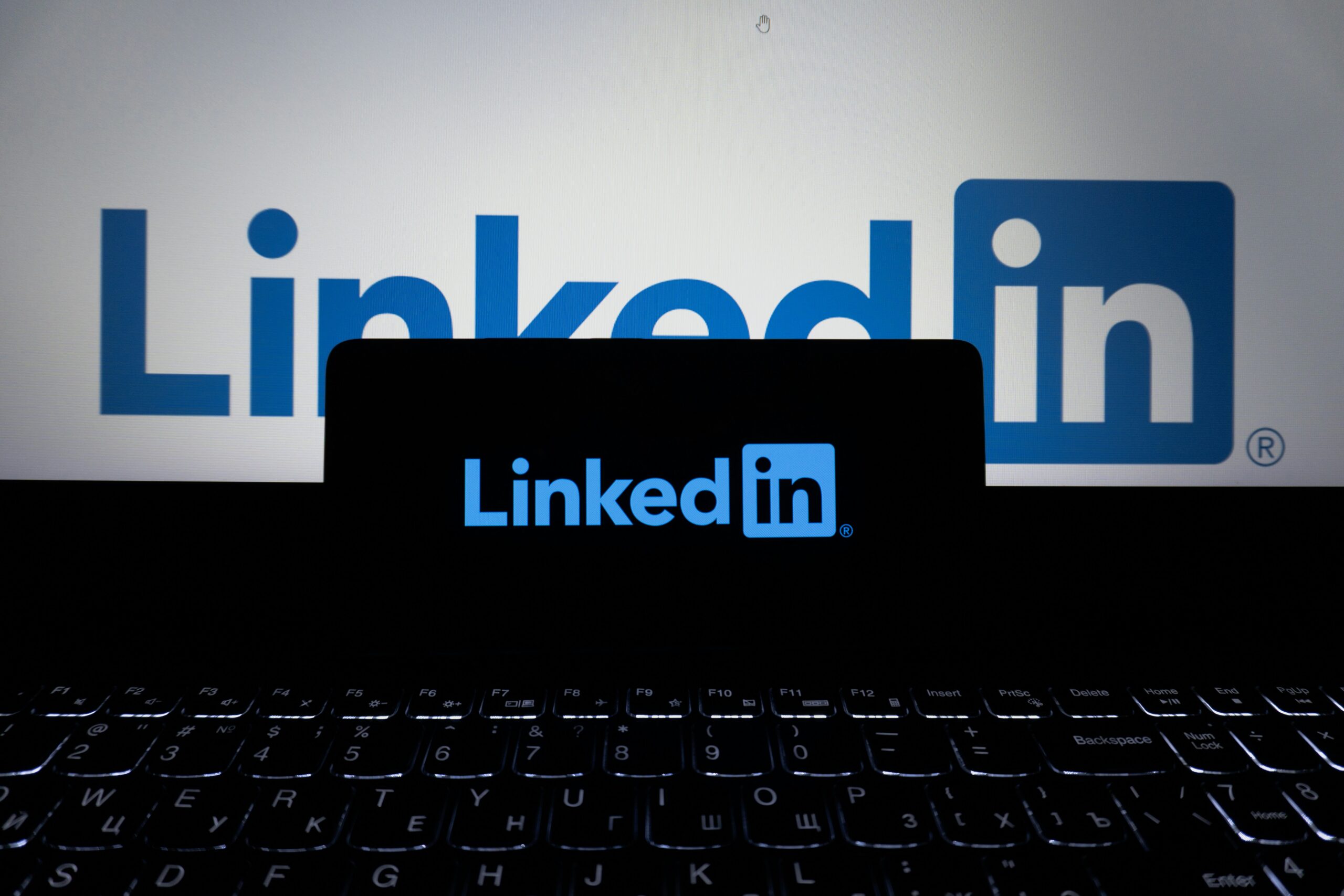 LinkedIn Profile Search: How to Find Anyone by Name, Email, or Phone