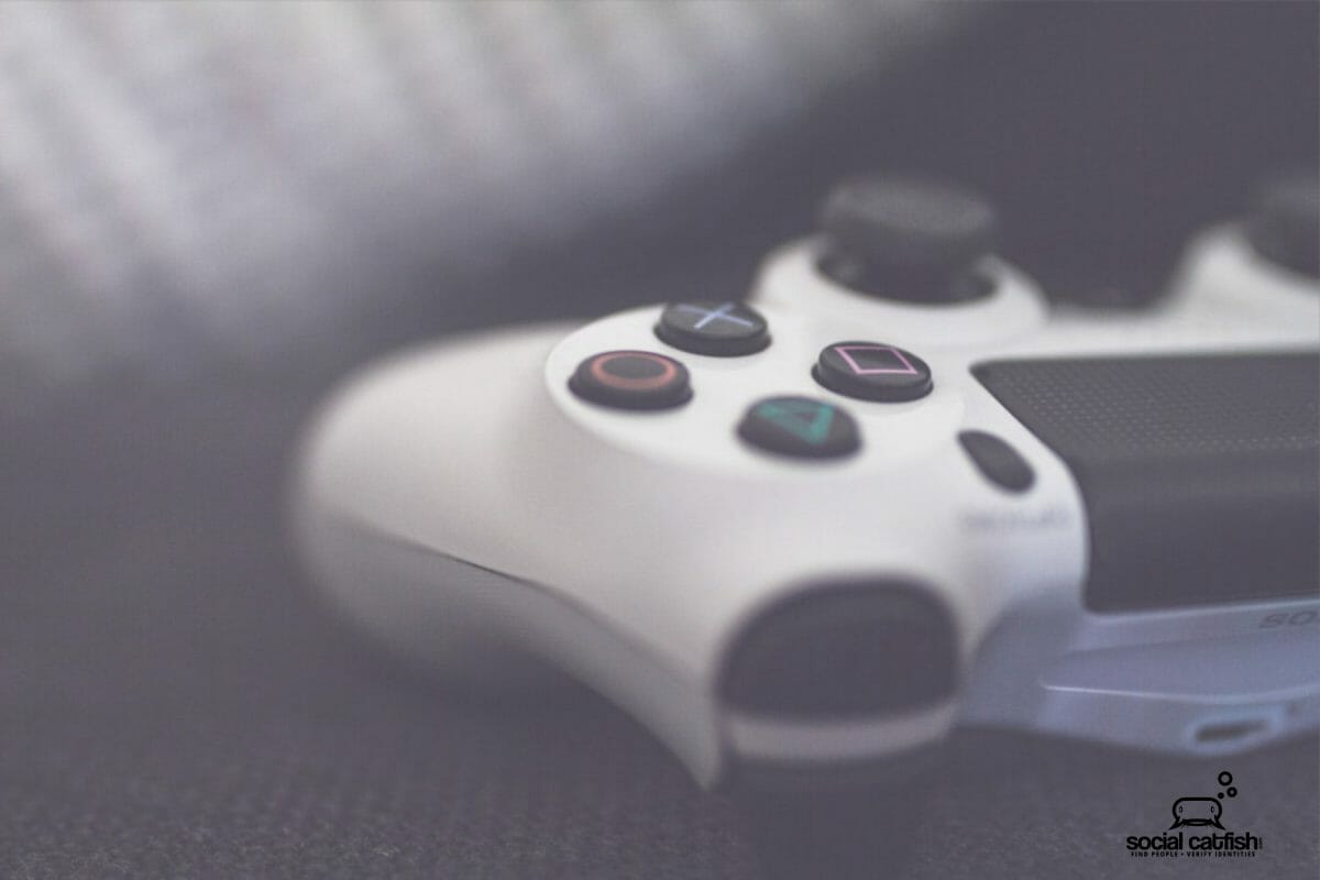Xbox Live Scams: Player 2 is a Scammer Trying to Steal Your Account