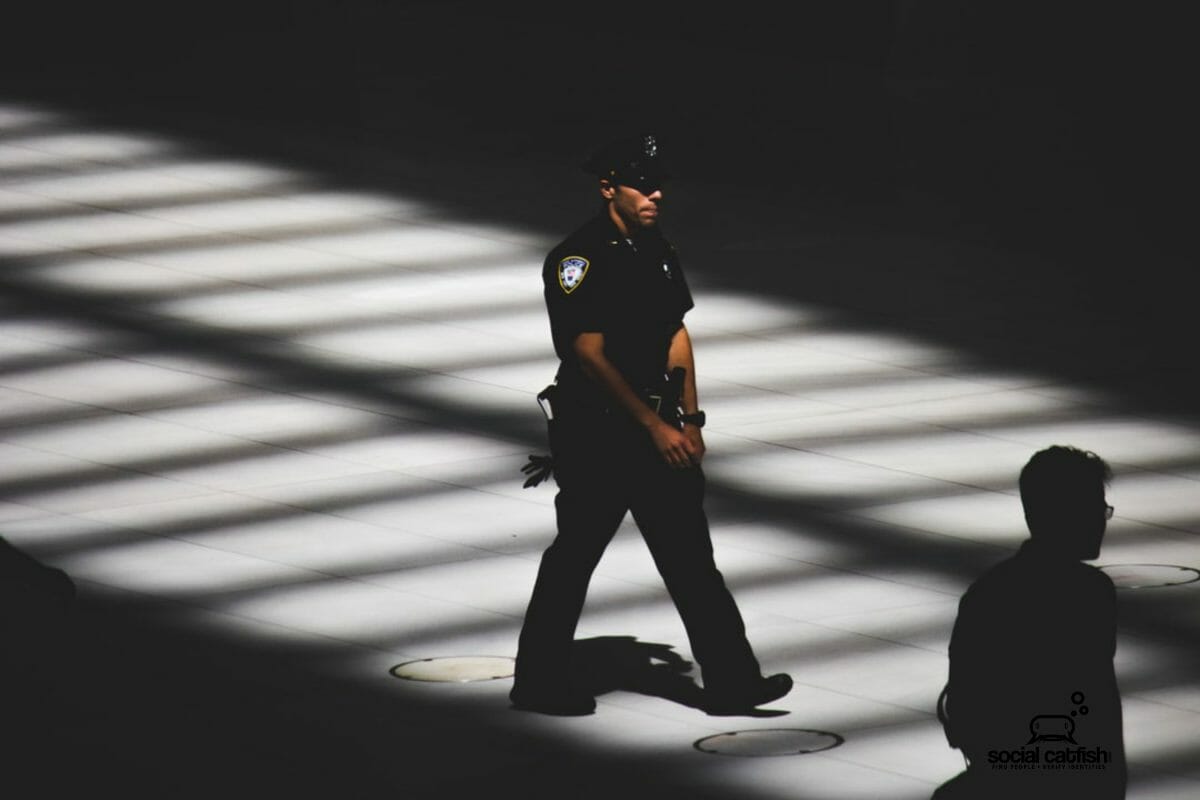 Impersonating a Police Officer: How to Spot a Fake Cop