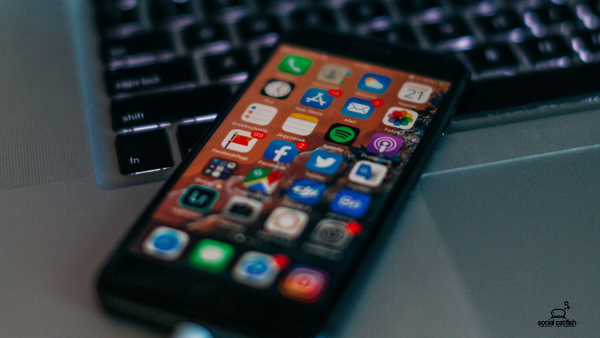 LGBT Dating Apps: The Debate Between Hornet and Scruff on the Pros and Cons of Verifying Profiles