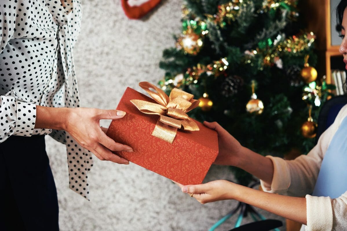 Christmas Charity Scams: Scammers Use Phishing Websites and Robocalls to Scam Victims
