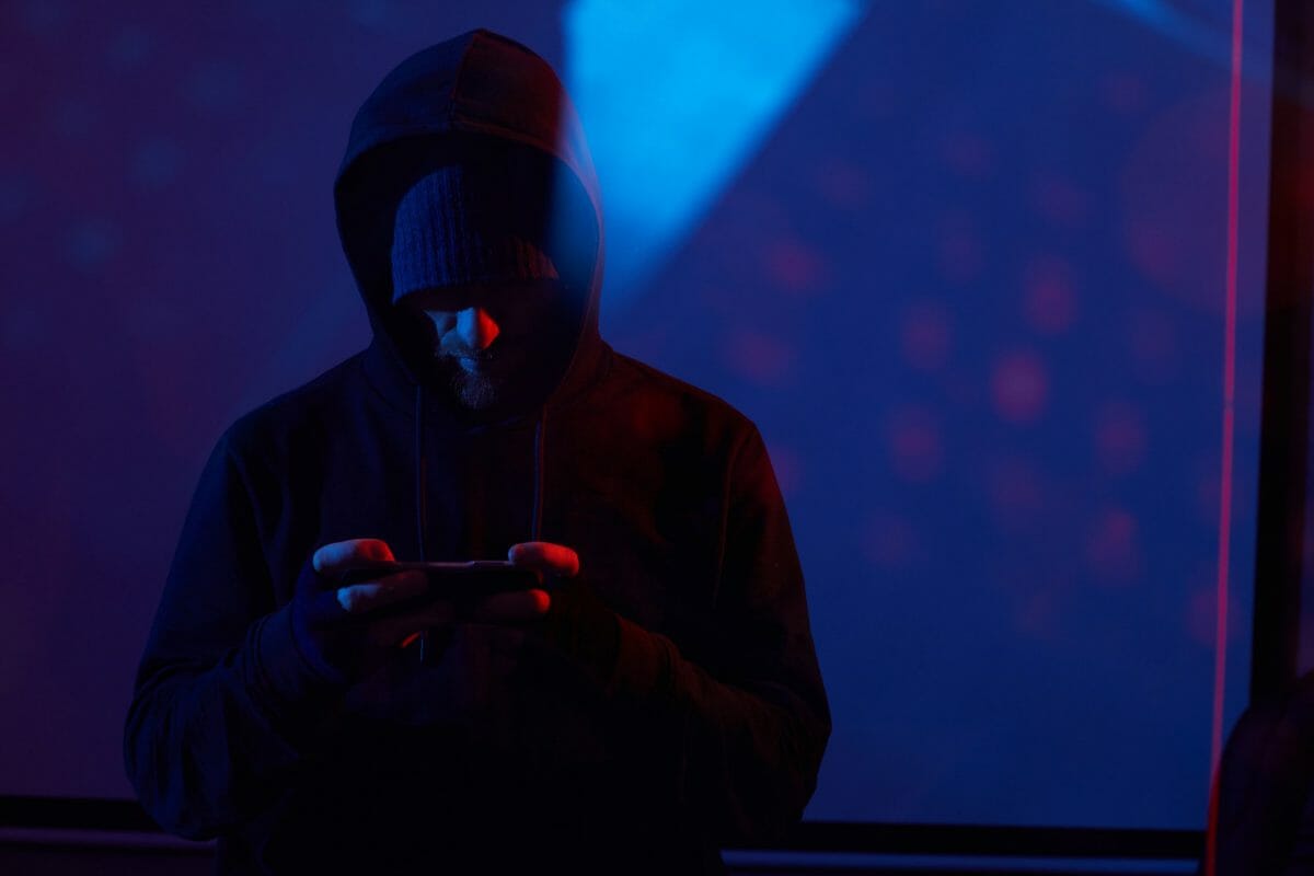 Romance Scammer Scams Man Out of $3,000 For a Fake Package