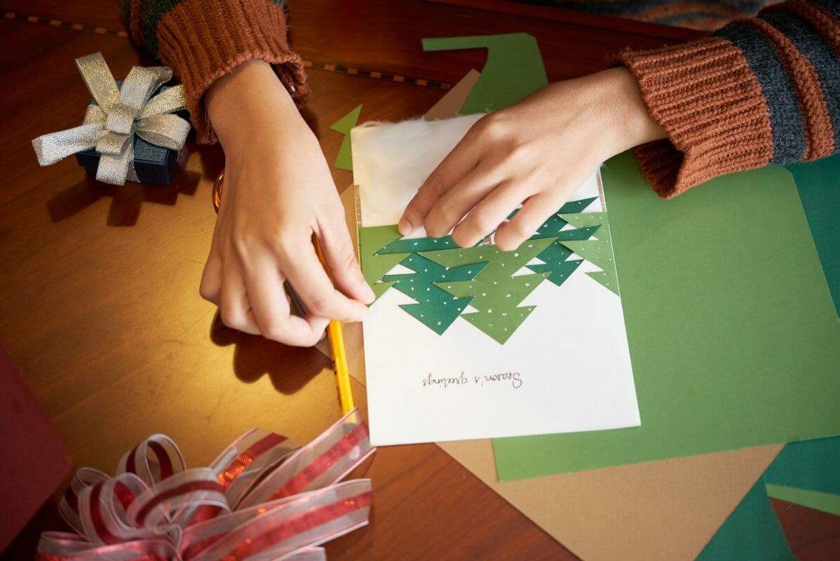 Christmas eCards Scams: Virtual Christmas Cards Contain Phishing Links to Steal Money