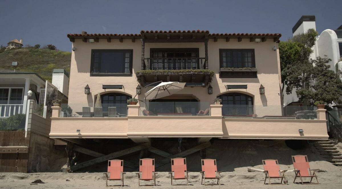 Romance Scammer Promised Victim $1M and a Mansion