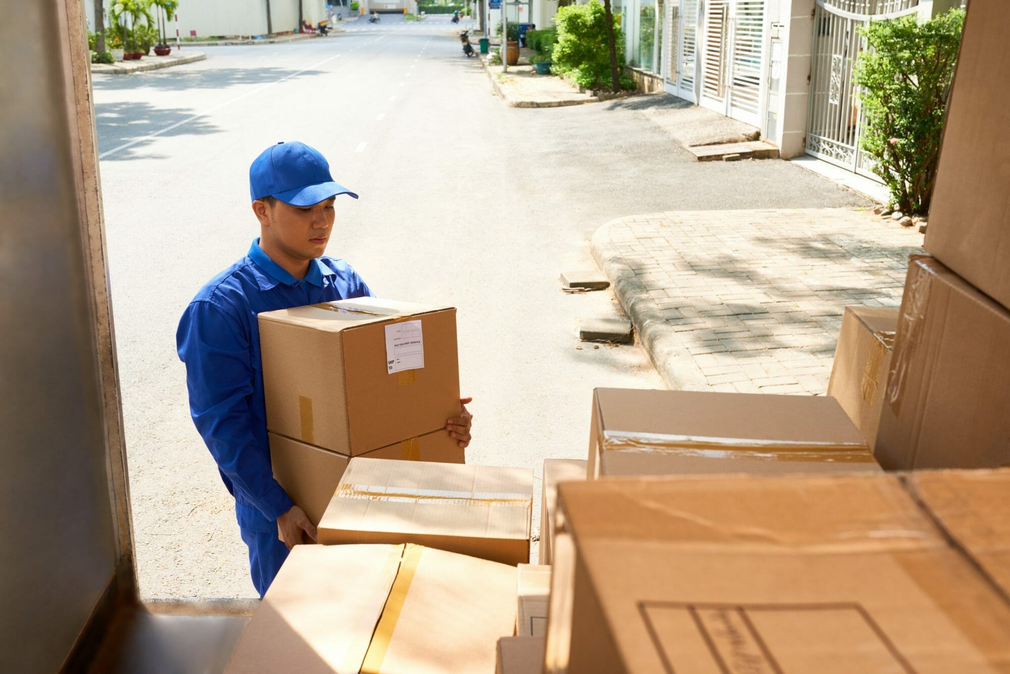 Phishing Text Message Scam: The USPS, Amazon, and FedEx Delivery Scam to Watch Out For!