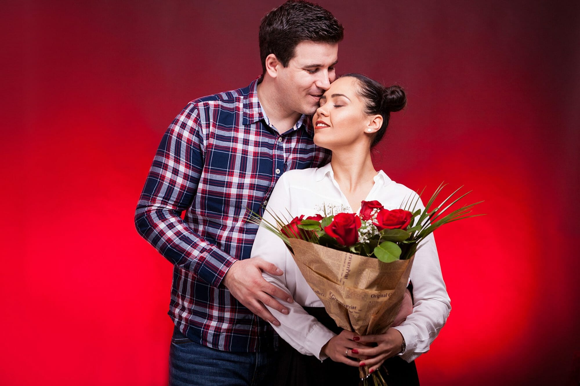 Valentine’s Day Phishing Scams: How to Avoid Fake Online Floral Shops and Greeting Cards