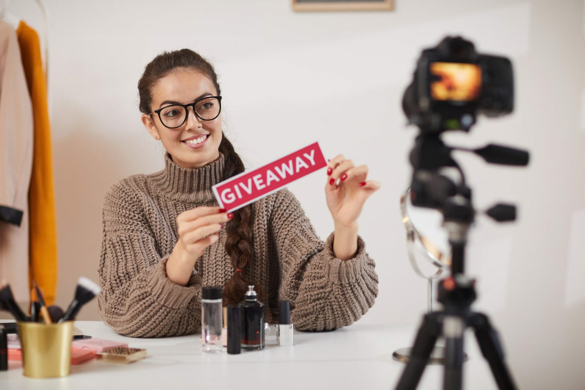 Facebook Live Scams: Watch Out for Celebrity Deep Fakes and Giveaway Scams