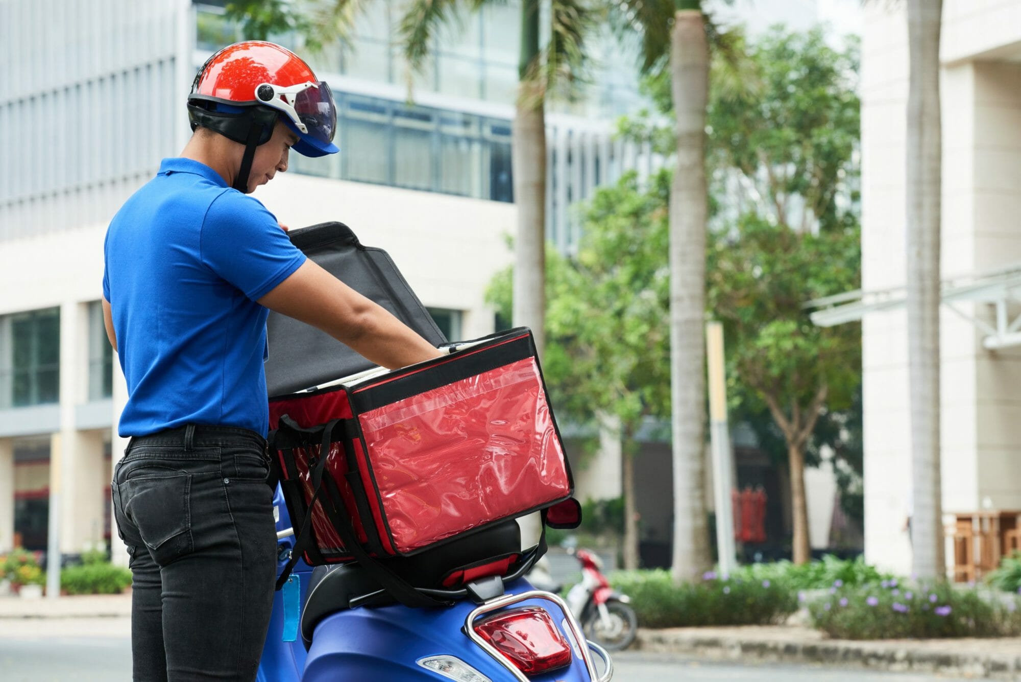 Is DoorDash Safe?: Here Are The Top 5 DoorDash Scams to Watch Out For
