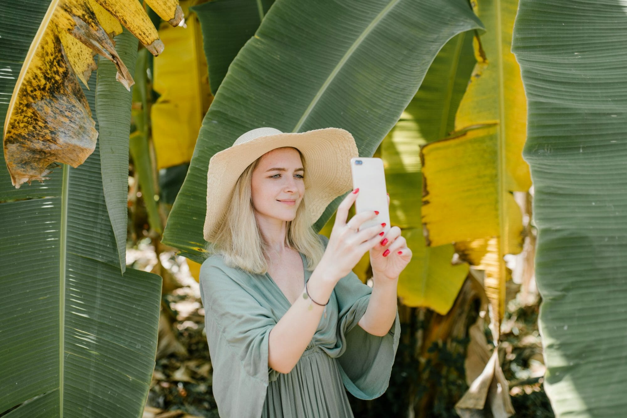 Hot Online Dating Tips for the Summer: 5 Ways to Avoid Those Romance Scammers