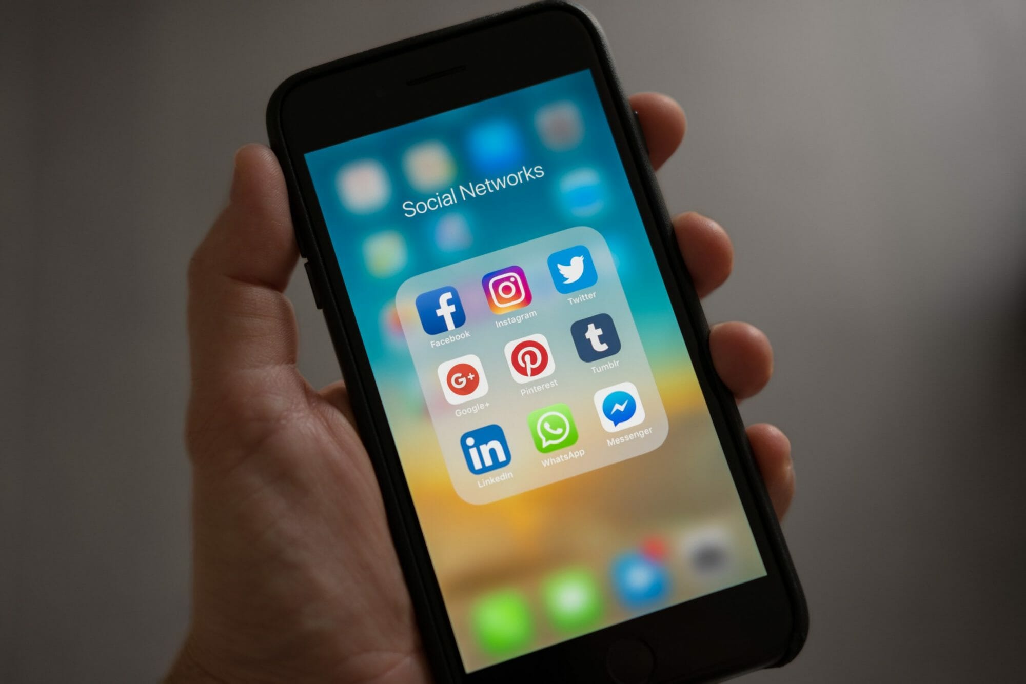 How to Avoid Social Media Scams