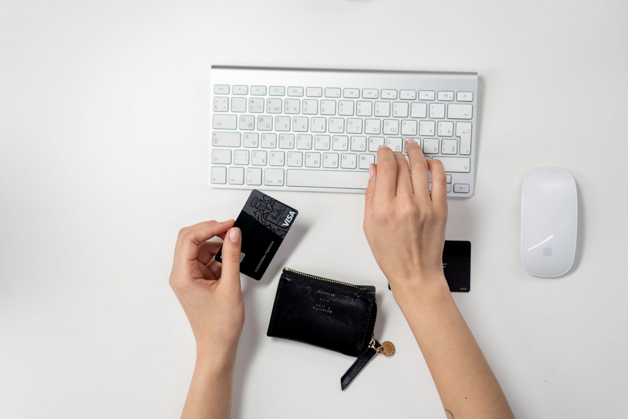 How To Spot a Scam When Shopping For Cyber Monday Deals 2021