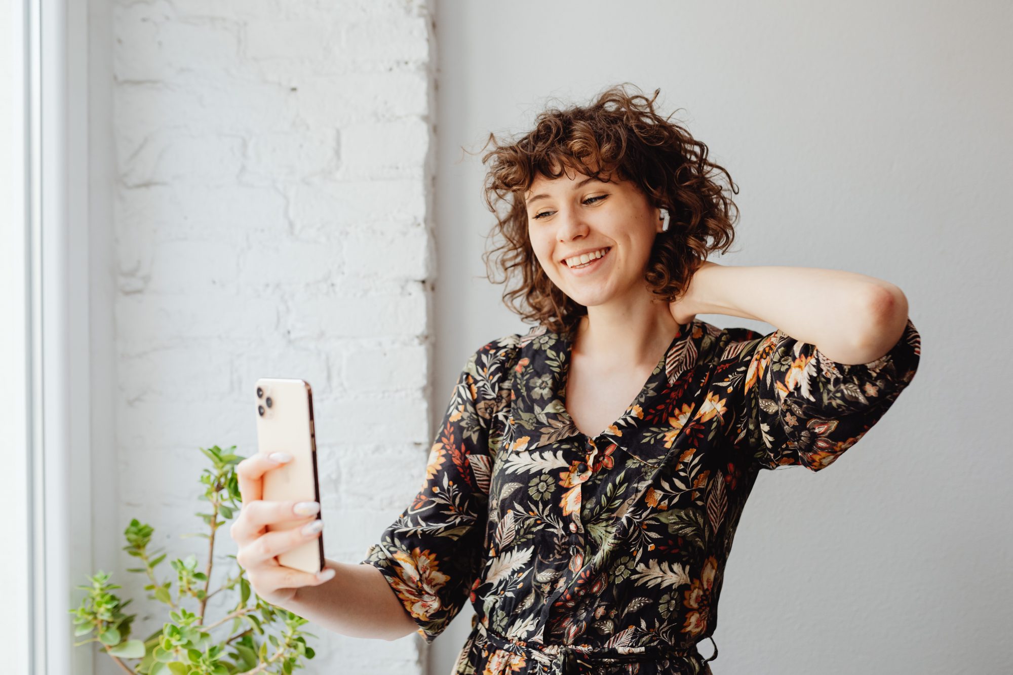 Tinder Scams: All You Need to Know About Tinder Catfish
