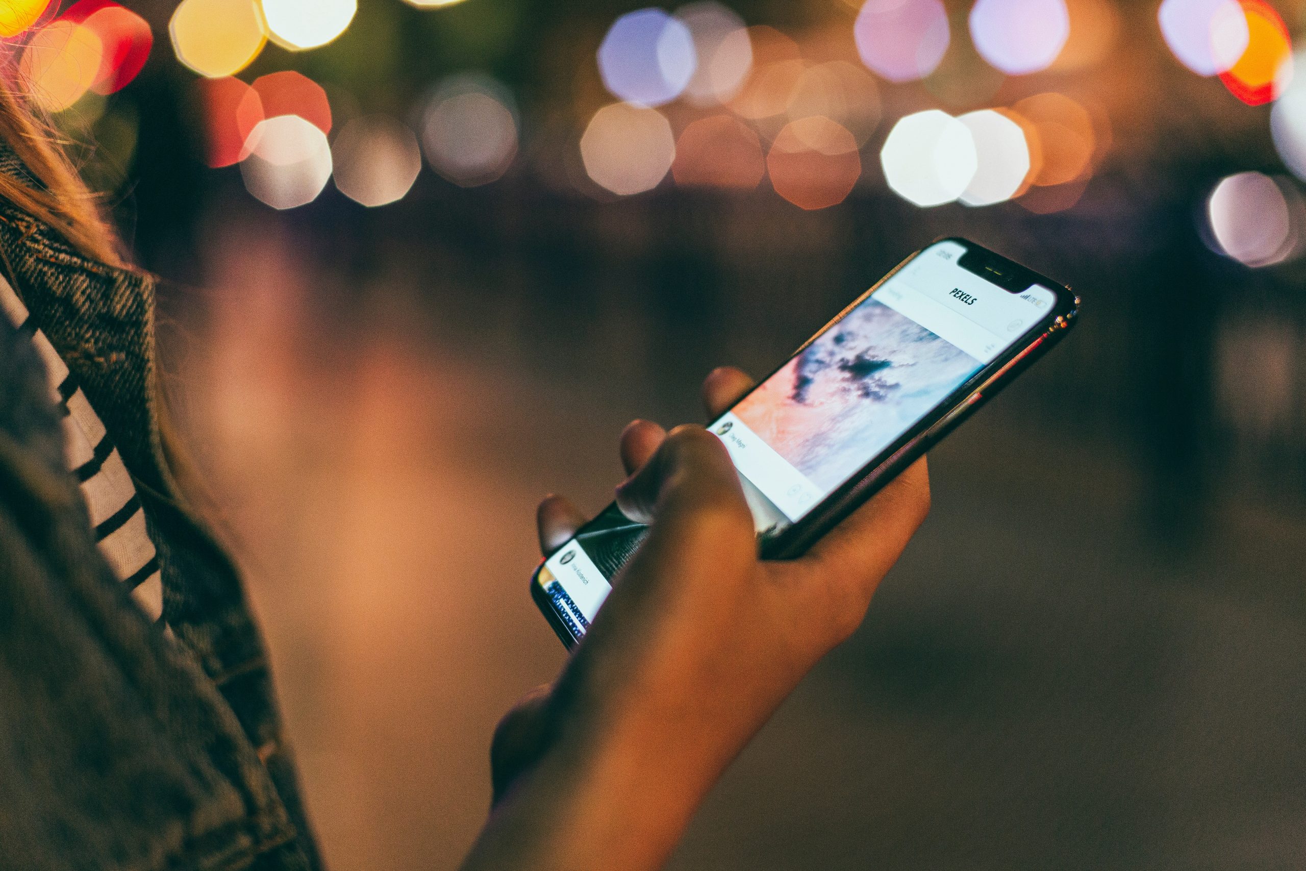 Dating App Scams: How to Tell if The Person You’re Talking To Is A Romance Scammer