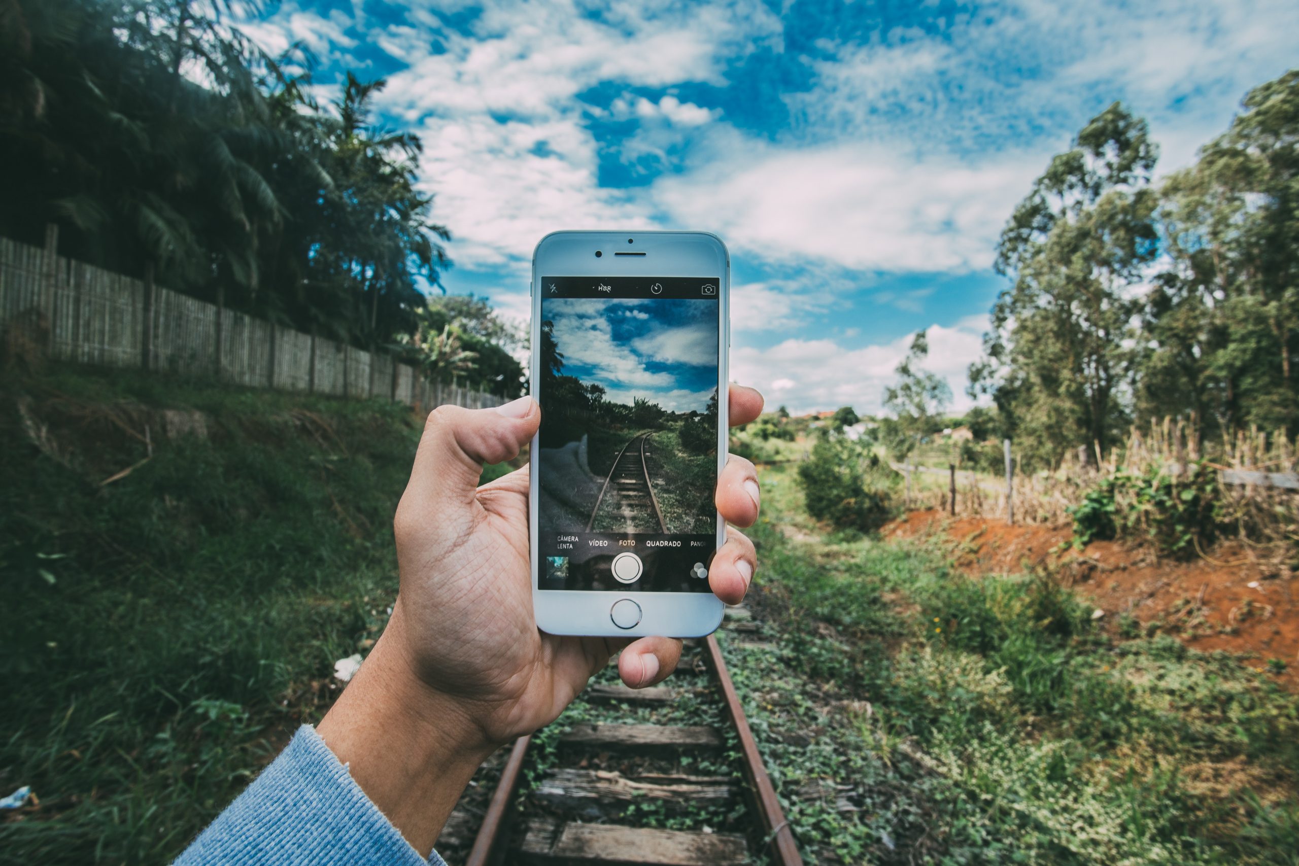 How to search for an image on iPhone