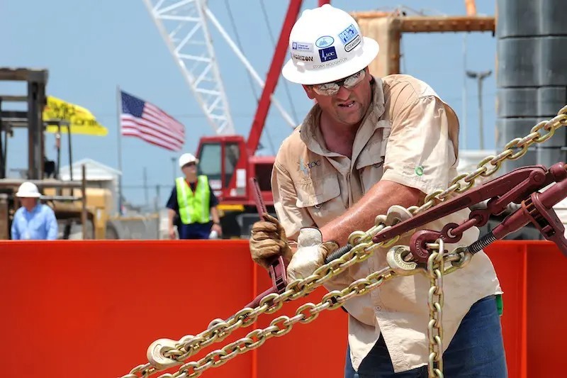 Beware The Oil Rig Scammer