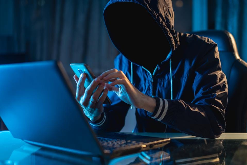 The Psychology of Online Fraud: Understanding the Minds of Scammers