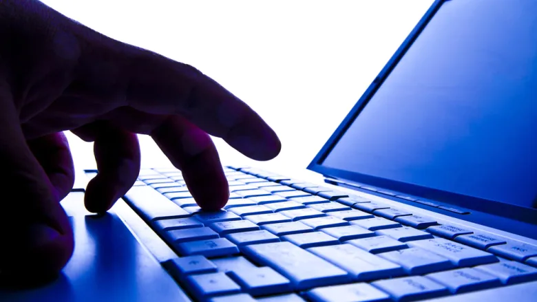 Online Auction Scams: How to Safely Buy and Sell on E-commerce Platforms