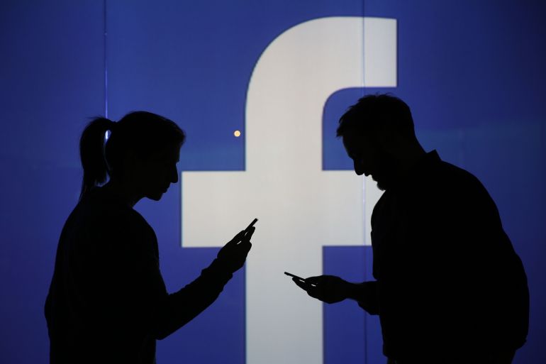Handling Facebook Conflicts: Communication Tips