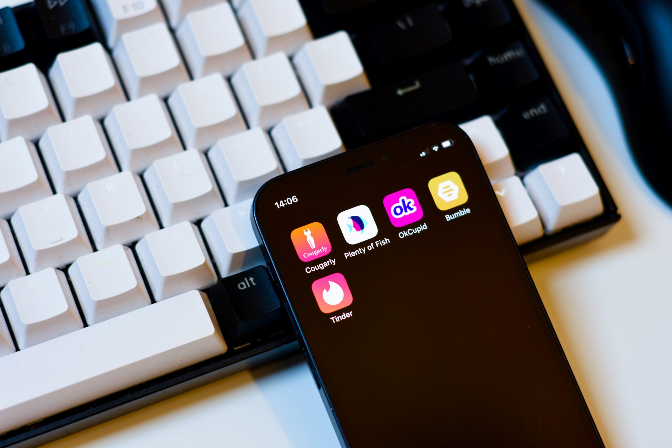 Dating Apps That’ll Help You Avoid Catfishers