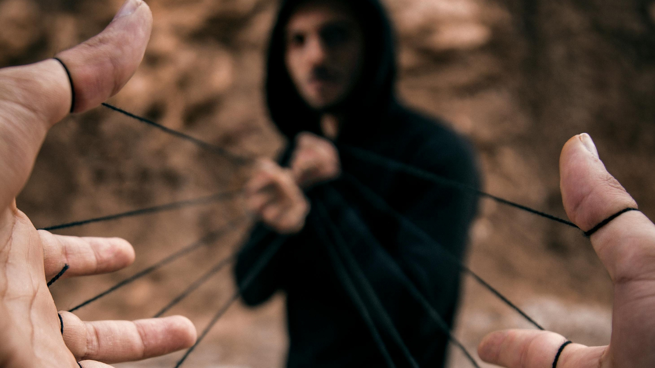 Emotional Manipulation Psychology: The Role of Fear, Love, and Trust in Fraud