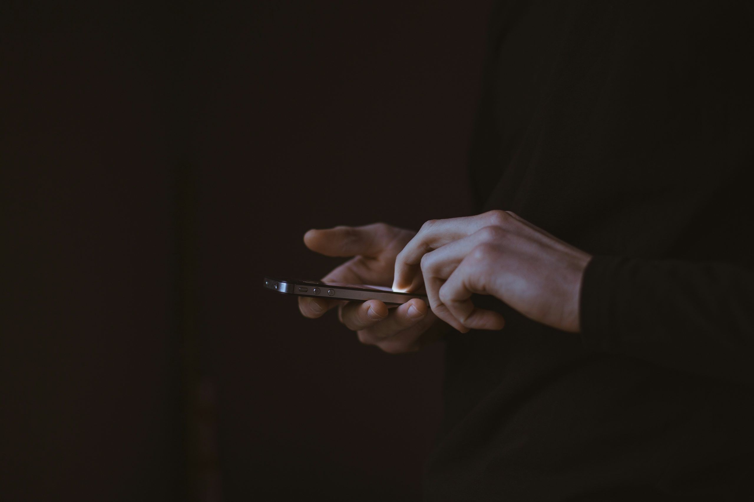 How to Find Accounts Linked to a Phone Number (Free Methods + Reverse Search)