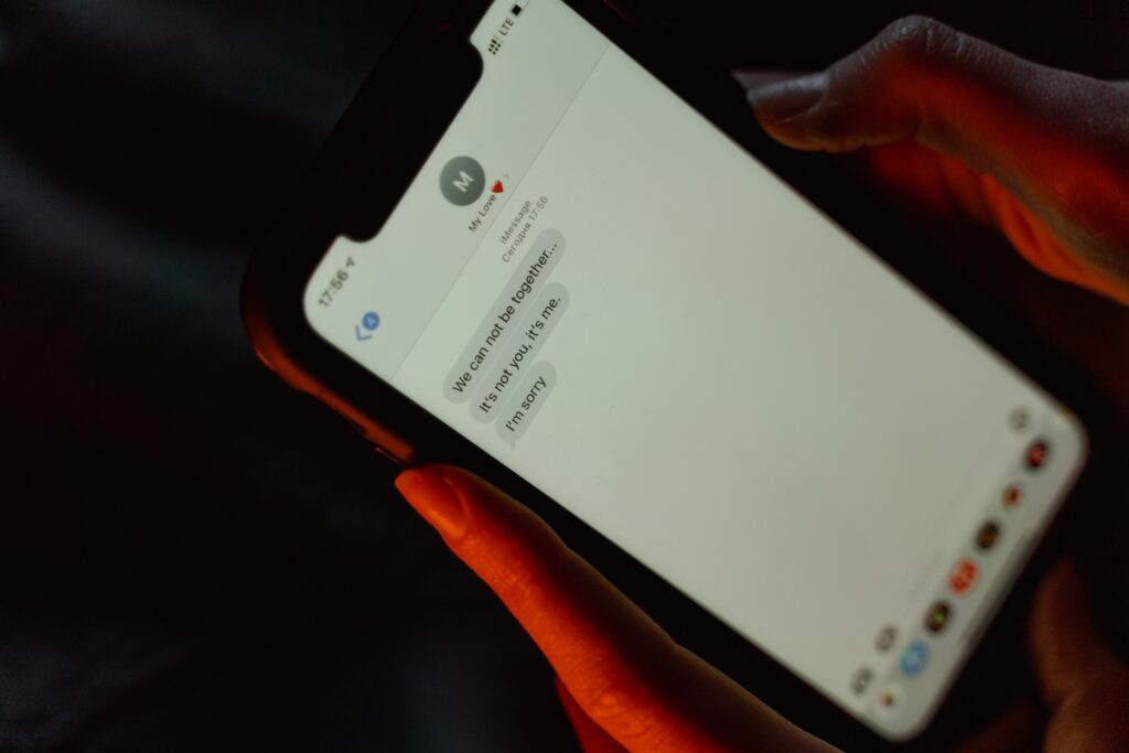iPhone showing iMessage conversation with no delivered or read receipt — signs of being blocked on iMessage