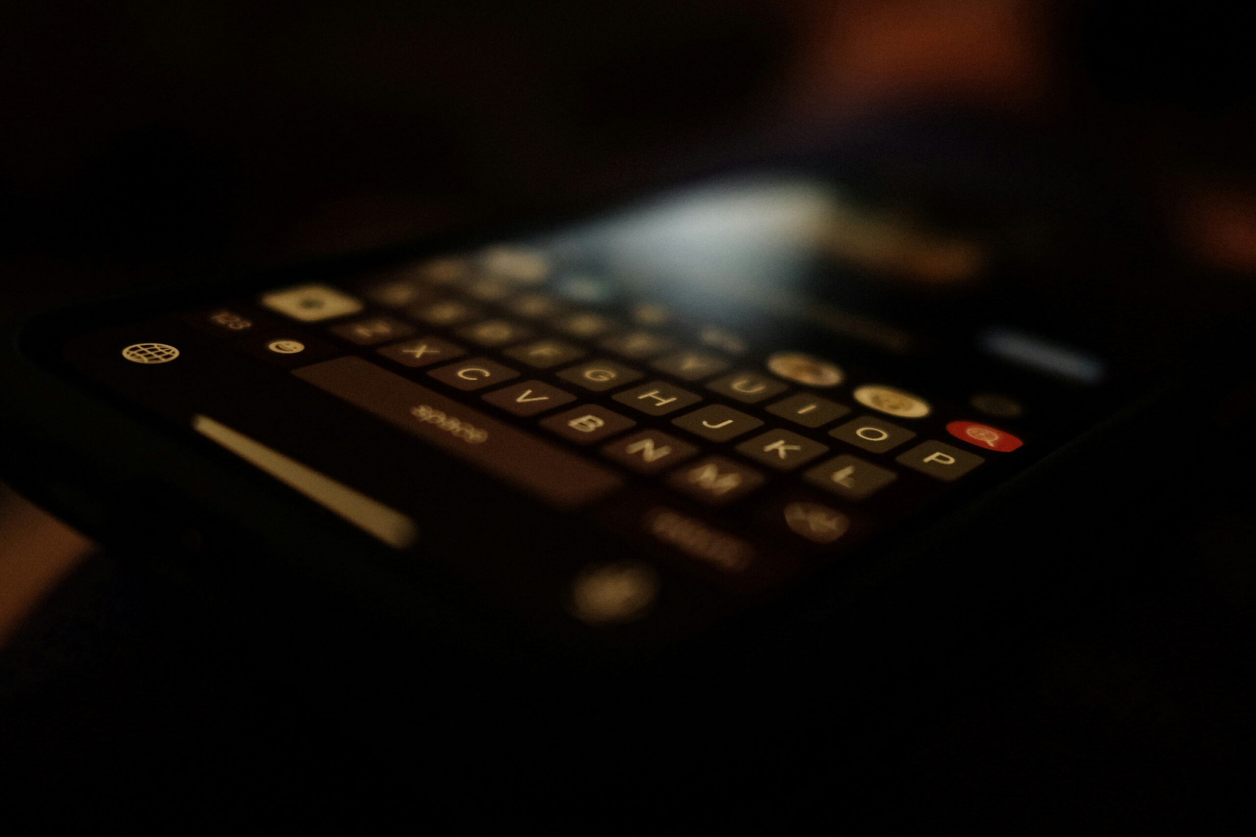 Wrong Number Text Scam: Why That “Sorry, Wrong Number” Text Isn’t an Accident (2026)