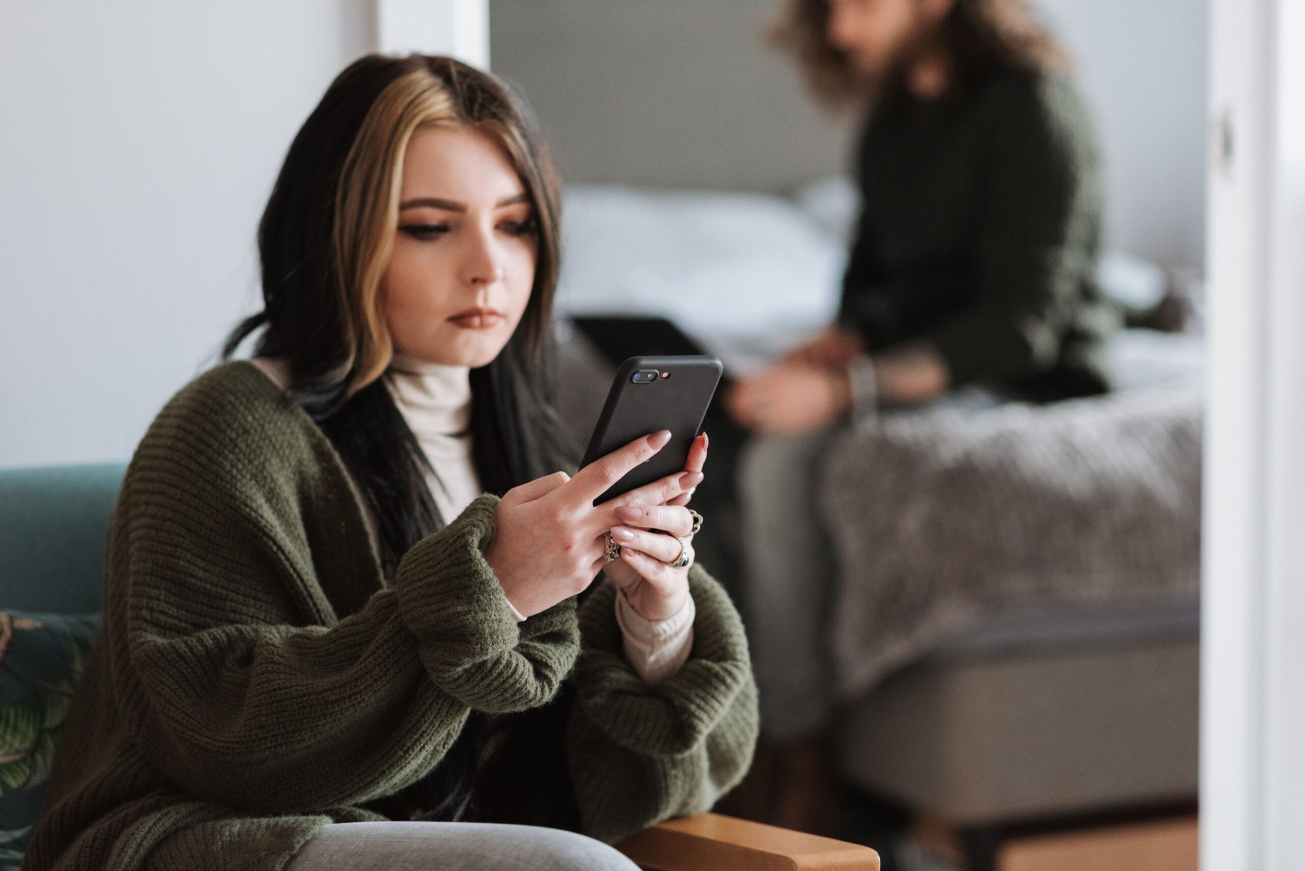 Does My Girlfriend Have an OnlyFans? How to Find Out Without Asking